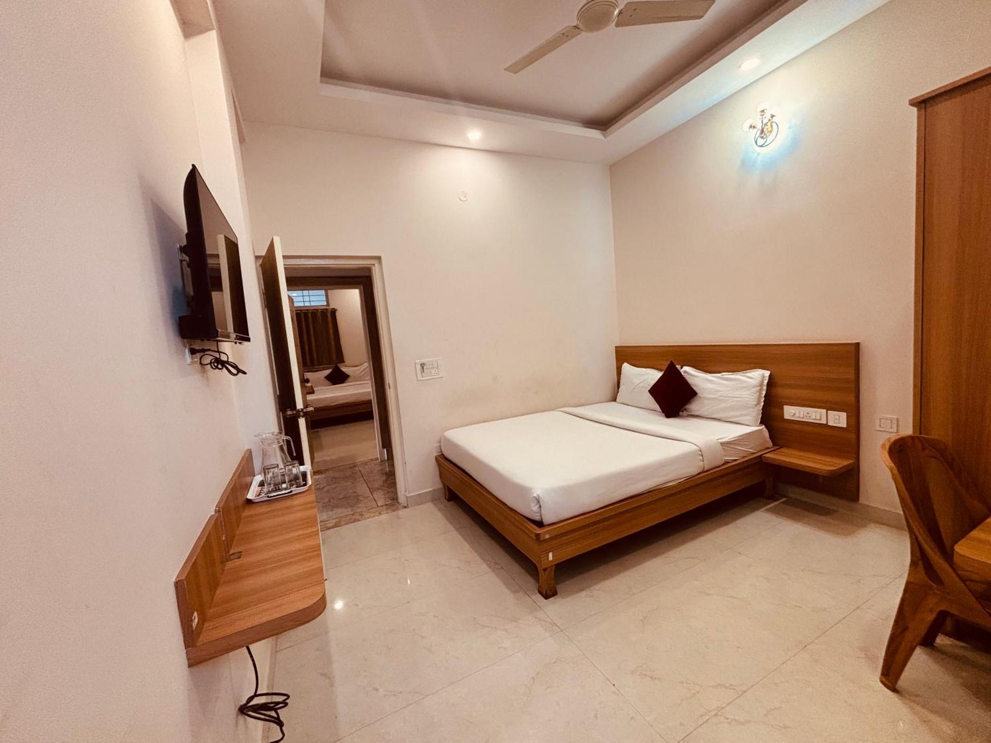 Seema Palace Inn 1 Km From Railwaystaion Mysore Exterior photo
